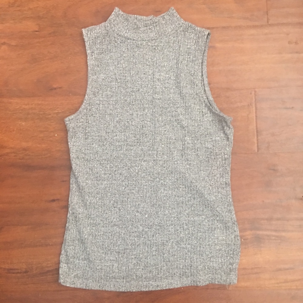 Super Cute Grey Top Size Small